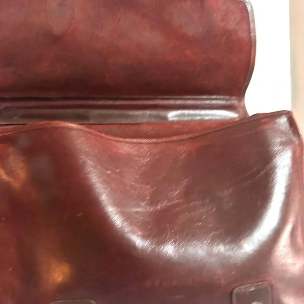 Vintage unisex distressed Leather burgundy briefcase messenger work travel bag